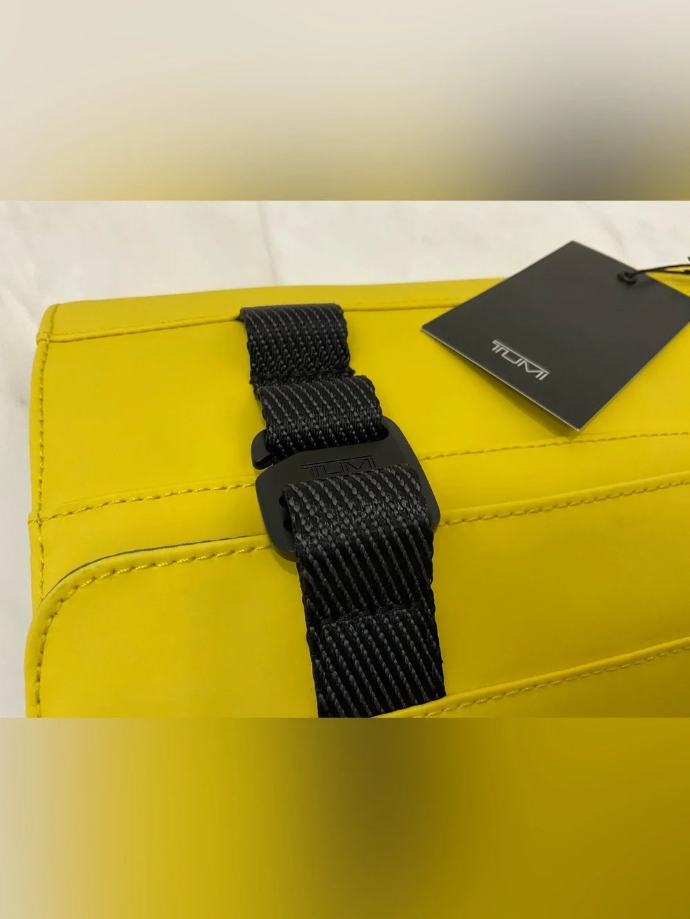 NEW Tumi + 11.0” x 6.0” Ballistic Nylon Mobile Organizer - LIMONE YELLOW ❗️